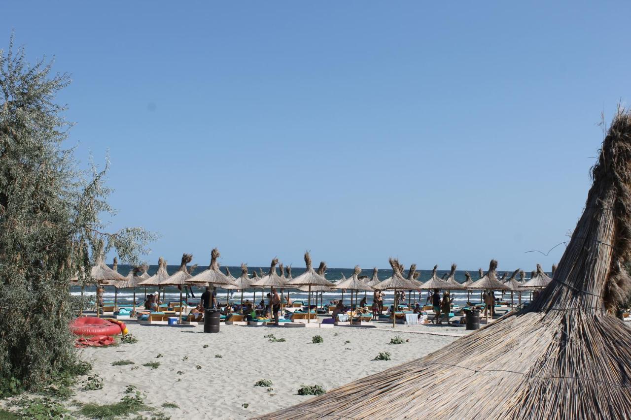 On Beach-Mamaia Residence Navodari Bagian luar foto