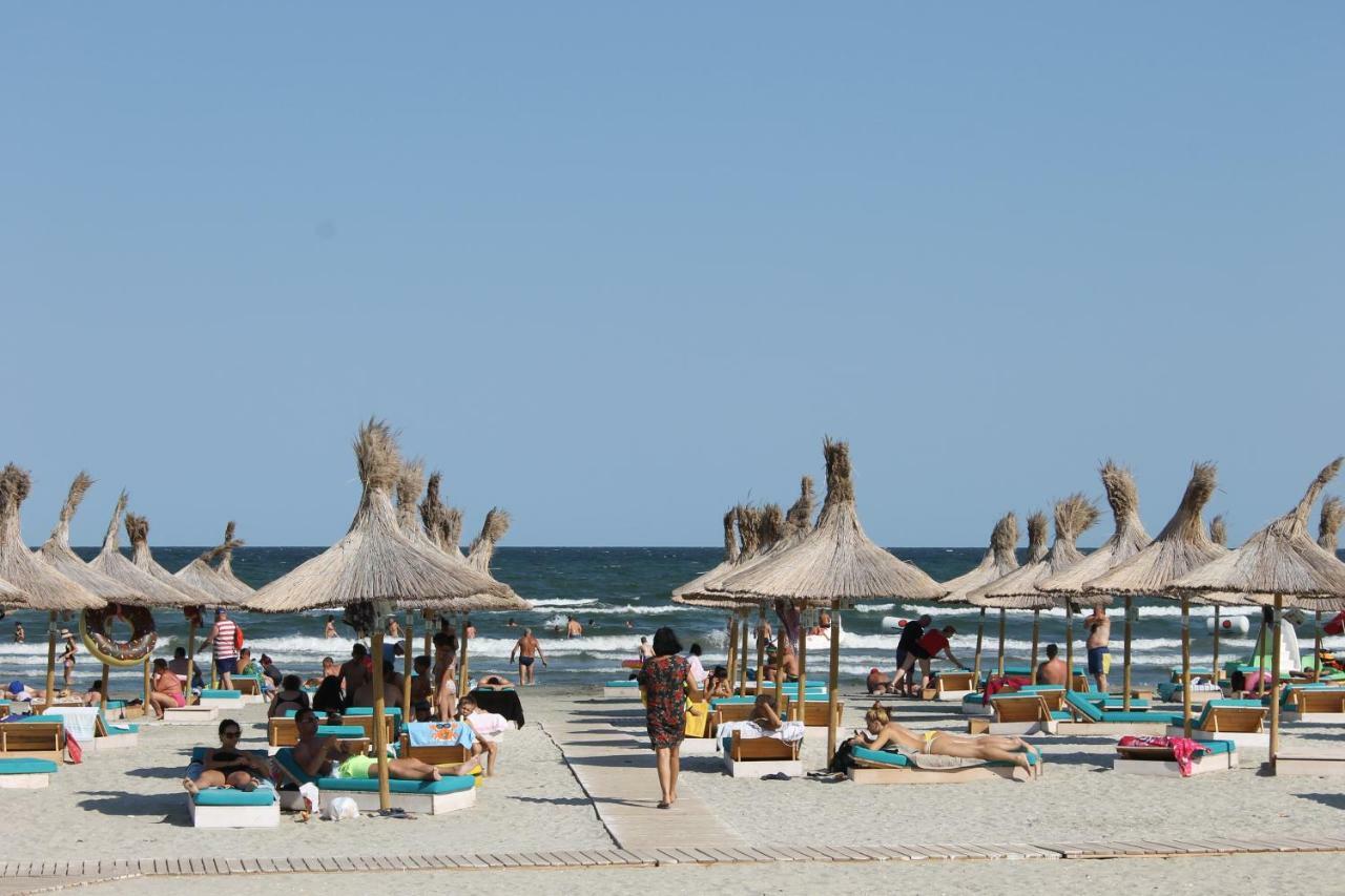 On Beach-Mamaia Residence Navodari Bagian luar foto
