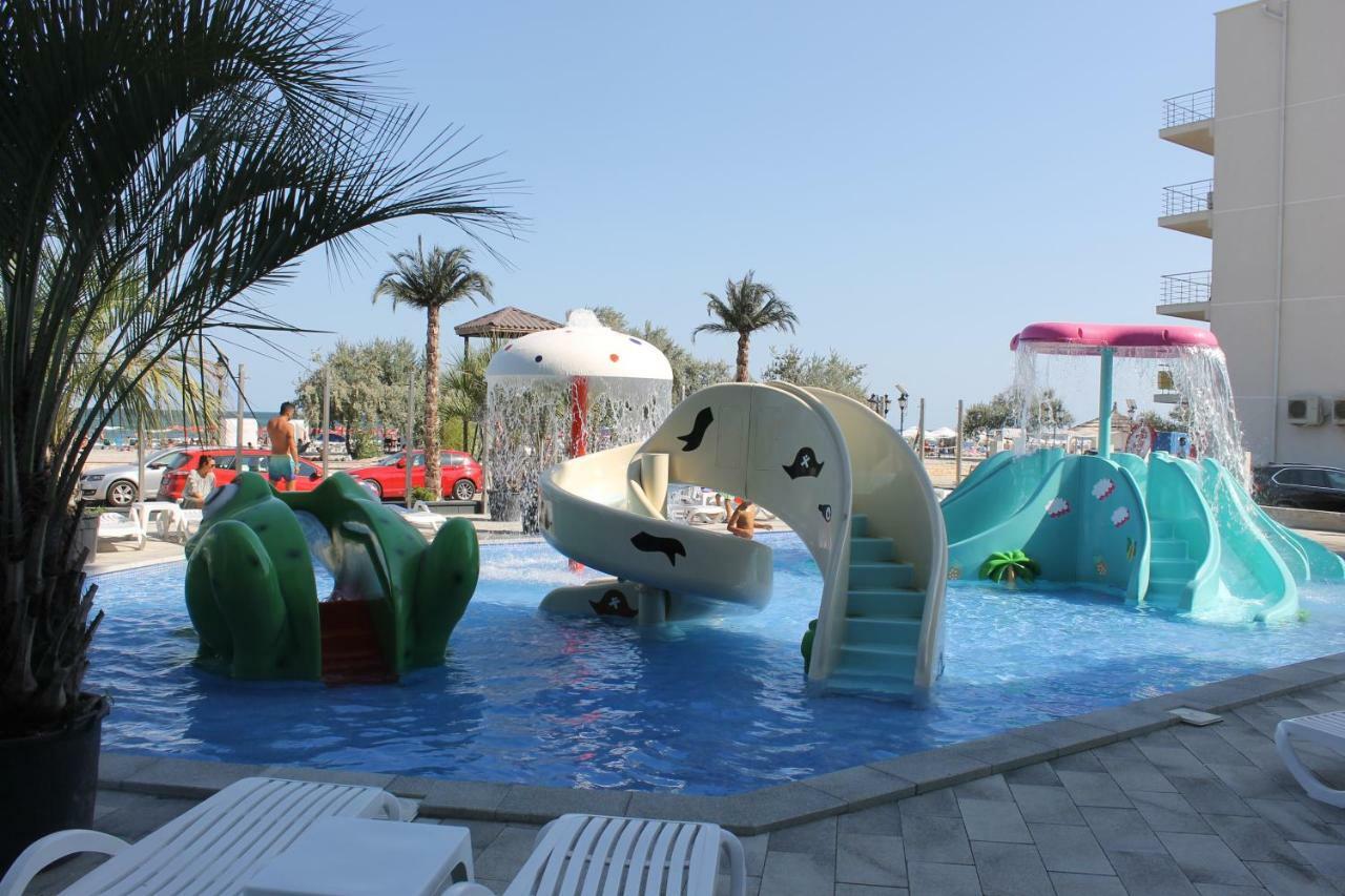 On Beach-Mamaia Residence Navodari Bagian luar foto